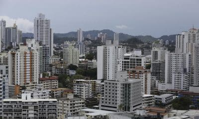 Panorámica de archivo de una zona con edificios en Ciudad de Panamá. EFE/ Carlos Lemos