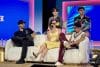 Los cantantes de música regional mexicana Netón Vega (i-abajo), Estevie (c), Erick Aragón (d), Xavi (i-atrás) y Óscar Maydón (d-atrás) hablan durante el tercer día de la Semana de la Música Latina de Billboard este miércoles, en el teatro The Fillmore, en Miami Beach. (EE.UU.). EFE/ Pedro Pablo Cortés