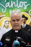El vicario general presbitero Armelim De Sousa habla durante una rueda de prensa de la Arquidiócesis de Caracas este miércoles, en Caracas (Venezuela). EFE/ Ronald Peña R