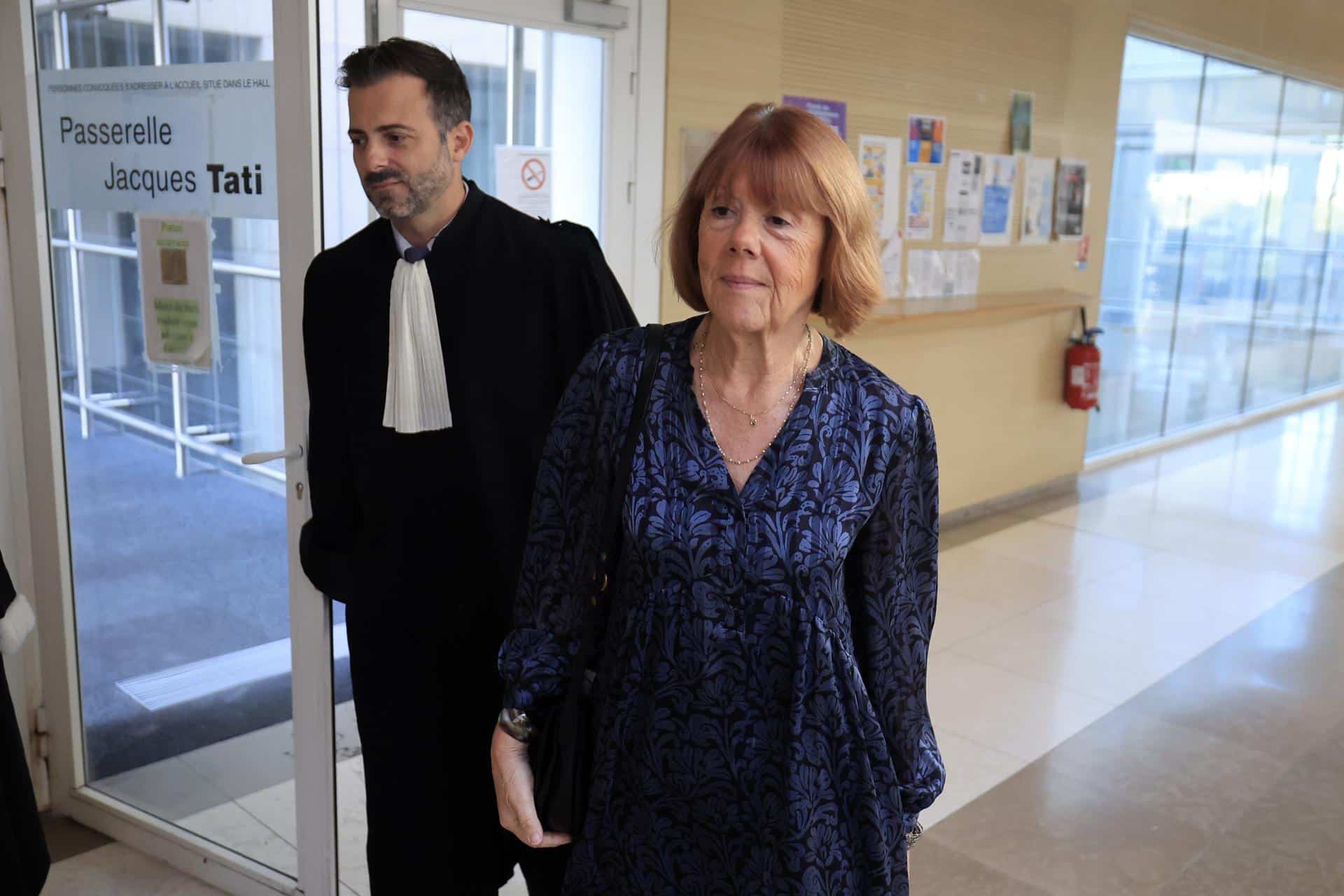 Gisele Pelicot y su abogado Antoine Camus llegando al tribunal donde se celebró el primer juicio sobre su caso. (Francia) EFE/EPA/GUILLAUME HORCAJUELO