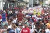 Captura de video que muestra personas participando en una movilización este lunes, en Caracas (Venezuela). EFE/ Iván Cárdenas
