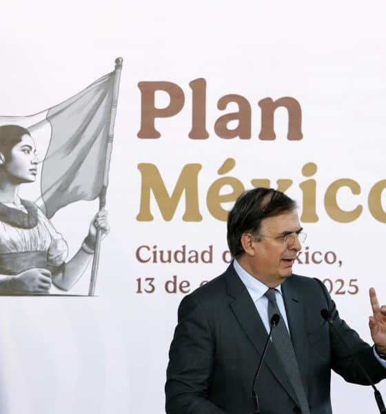 El secretario de Economía Marcelo Ebrard habla durante la presentación del 'Plan México' en el Museo Nacional de Antropología e Historia de la Ciudad de México (México). Imagen de archivo. EFE/ Mario Guzmán