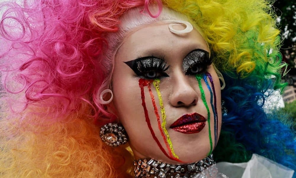 Uno de los participantes en el desfile del Orgullo en Taipei, Taiwán, el 25 de octubre de 2025.EFE/EPA/RITCHIE B. TONGO