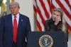La viuda de Charlie Kirk, Erika Kirk, reacciona durante el recibimiento de la Medalla Presidencial de la Libertad de manera póstuma al asesinado activista conservador Charlie Kirk este martes, en Washington (Estados Unidos). EFE/ Octavio Guzmán