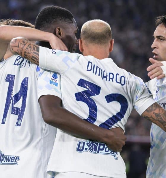 El jugador del Inter Ange-Yoan Bonny celebra el gold e la victoria durante el partido de la Serie A que han jugado AS Roma y FC Inter en el Olímpico stadium de Roma, Italia. EFE/EPA/Riccardo Antimiani