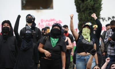 Según los primeros reportes, los encapuchados son estudiantes que bloquearon los accesos a la Preparatoria 8, en protesta por supuestas agresiones en contra de un alumno durante una manifestación en apoyo a Palestina realizada el martes. Imagen de archivo. EFE/Sáshenka Gutiérrez