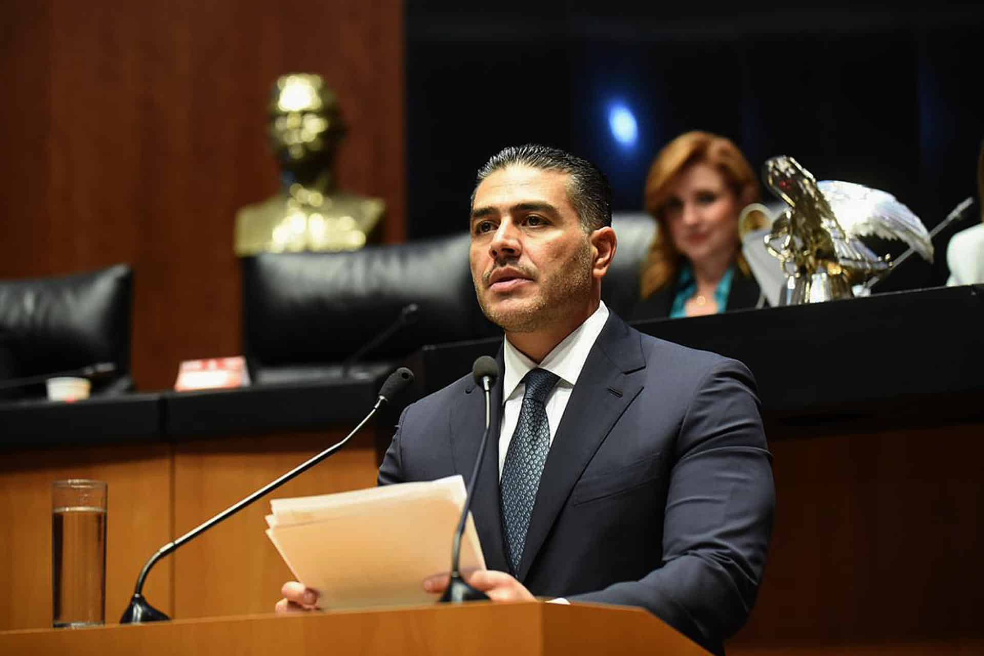 Fotografía cedida este miércoles, por la Cámara de Senadores del titular de la Secretaria de Seguridad y Protección Ciudadana, Omar García Harfuch durante una comparecencia en la Ciudad de México (México). EFE/Cámara de Senadores/SOLO USO EDITORIAL/NO VENTAS/SOLO DISPONIBLE PARA ILUSTRAR LA NOTICIA QUE ACOMPAÑA (CRÉDITO OBLIGATORIO)