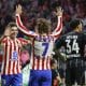 Antoine Griezmann (C) y Julian Alvarez en Madrid,en foto de archivo de Juanjo Martin. EFE