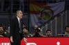 El entrenador del Real Madrid, Sergio Scariolo, da instrucciones a sus jugadores contra el Dreamland Gran Canaria durante el partido de la Liga Endesa de baloncesto disputado en el pabellón Movistar Arena, en Madrid. EFE/ Sergio Pérez
