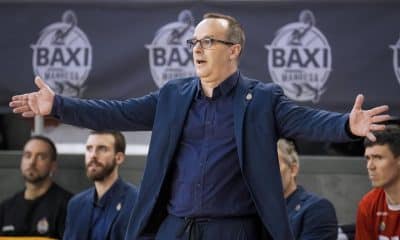 Fotografía de David Borrat, en la que puede verse en una imagen de archivo del 19 de abril de 2025 al entrenador del Baxi Manresa, Diego Ocampo, durante un partido. EFE