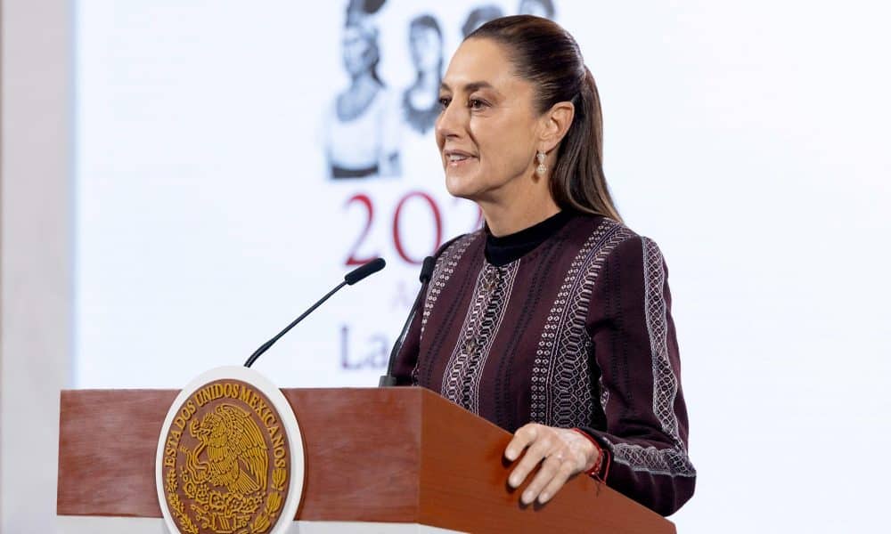 Fotografía cedida este viernes por la Presidencia de México, de la mandataria Claudia Sheinbaum, durante una rueda de prensa en Palacio Nacional de la Ciudad de México (México). EFE/Presidencia de México/SOLO USO EDOTORIAL/NO VENTAS/SOLO DISPONIBLE PARA ILUSTRAR LA NOTICIA QUE ACOMPAÑA(CRÉDITO OBLIGATORIO)