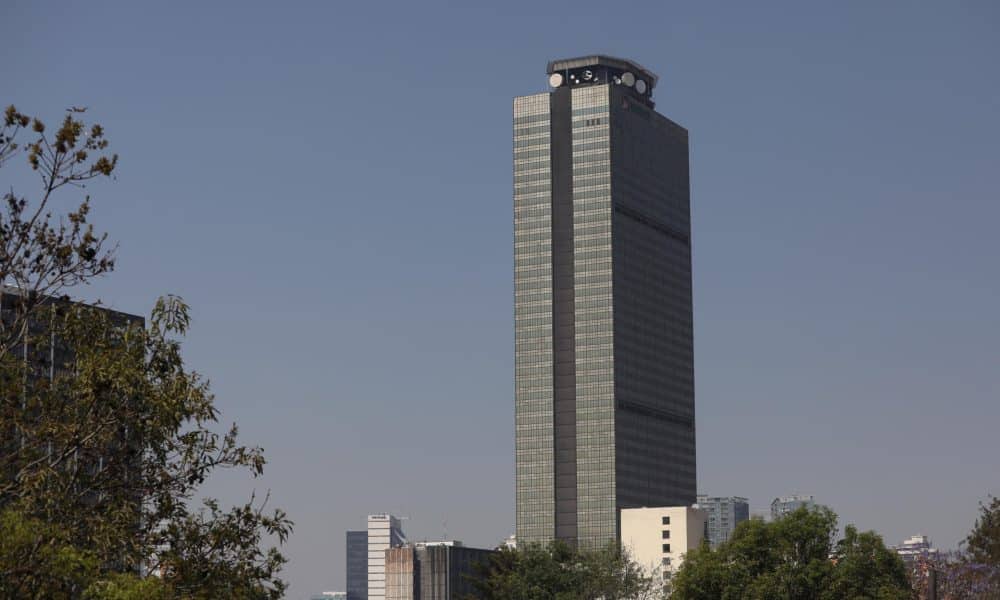 Vista de la Torre de Pemex en la Ciudad de México (México). Imagen de archivo. EFE/ Sáshenka Gutiérrez