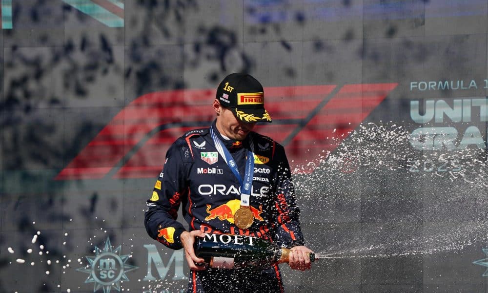 El piloto neerlandés de Red Bull, Max Verstappen, celebra en el podio después de ganar el Gran Premio de Estados Unidos de Fórmula 1, el pasado domingo en el Circuito de las Américas en Austin, Texas.EFE/EPA/DUSTIN SAFRANEK
