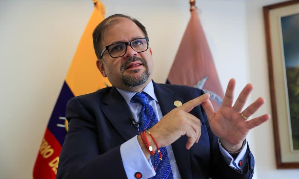 Fotografía de archivo del ministro del Interior de Ecuador, John Reimberg, durante una entrevista con EFE, en Quito (Ecuador). EFE/José Jácome