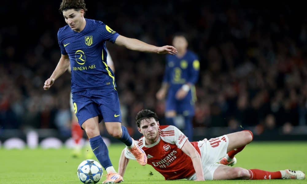 Julian Alvarez ante el Arsenal FC en Londres. EFE/EPA/NEIL HALL