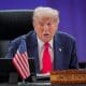 El presidente estadounidense Donald Trump interviene en la cumbre de la Asociación de Naciones del Sudeste Asiático (ASEAN) en Kuala Lumpur, Malasia. EFE/ Vincent Thian / Pool