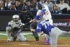 Teoscar Hernández (R) de los Dodgers de Los Ángeles conecta un sencillo frente al lanzador de los Azulejos de Toronto Louis Varland (d) plano) durante la sexta entrada del tercer juego de la Serie Mundial de MLB. EFE/EPA/CAROLINE BREHMAN