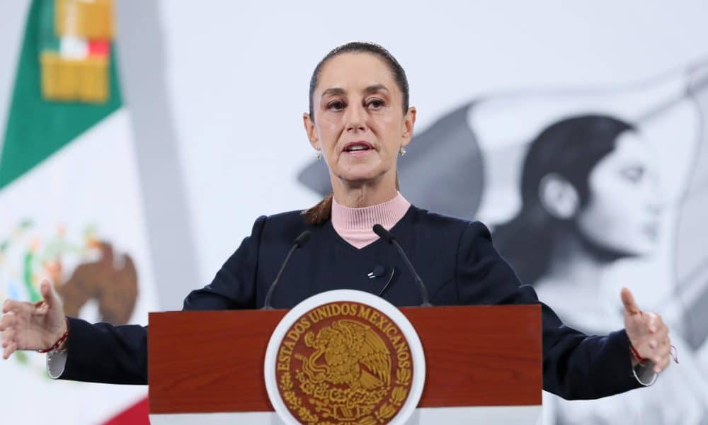 La presidenta de México, Claudia Sheinbaum, habla durante una rueda de prensa este miércoles en Palacio Nacional de la Ciudad de México (México). EFE/Mario Guzmán