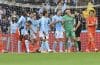 El jugador del Celta de Vigo Carl Starfelt, es expulsado este domingo, durante el partido de la jornada 9 de LaLiga EA Sports que Celta de Vigo y Real Sociedad disputaron en el estadio de Balaidos de Vigo (Pontevedra). EFE / Salvador Sas