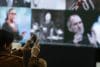 Una estudiante hace un video con un celular durante una clase sobre el poder de la oratoria este martes, en el centro de aprendizaje 'Community Creators Academy’, en Sao Paulo (Brasil). EFE/ Sebastiao Moreira