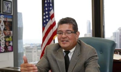 Fotografía de archivo fechada el 10 de julio de 2013 que muestra al presidente del Tribunal Federal en Chicago, Rubén Castillo hablando durante una entrevista con EFE en Chicago (EE.UU.). EFE/Kamil Krzaczynski
