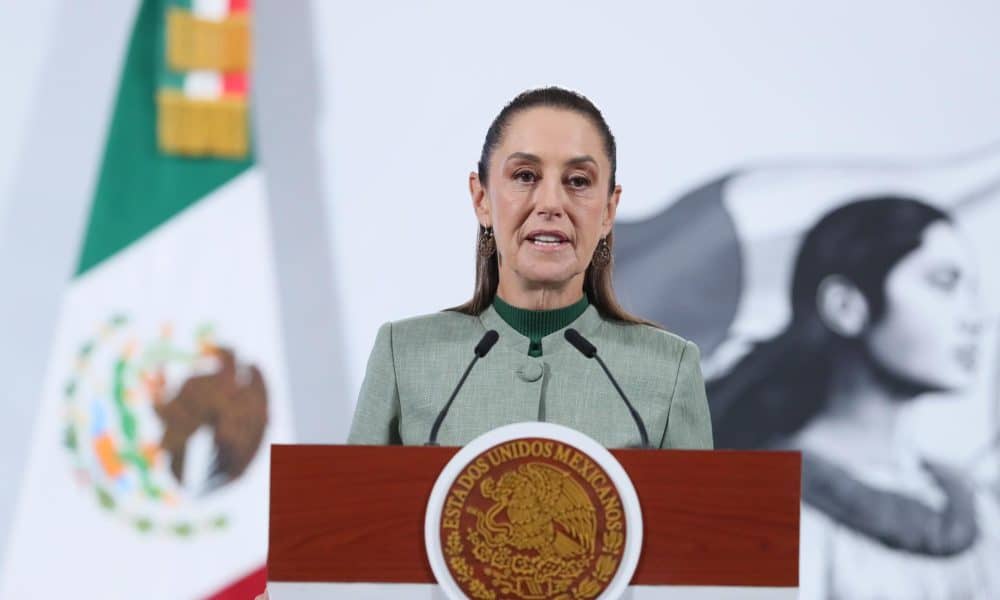 La presidenta de México, Claudia Sheinbaum, habla durante una rueda de prensa este miércoles, en Palacio Nacional de la Ciudad de México (México). EFE/Mario Guzmán