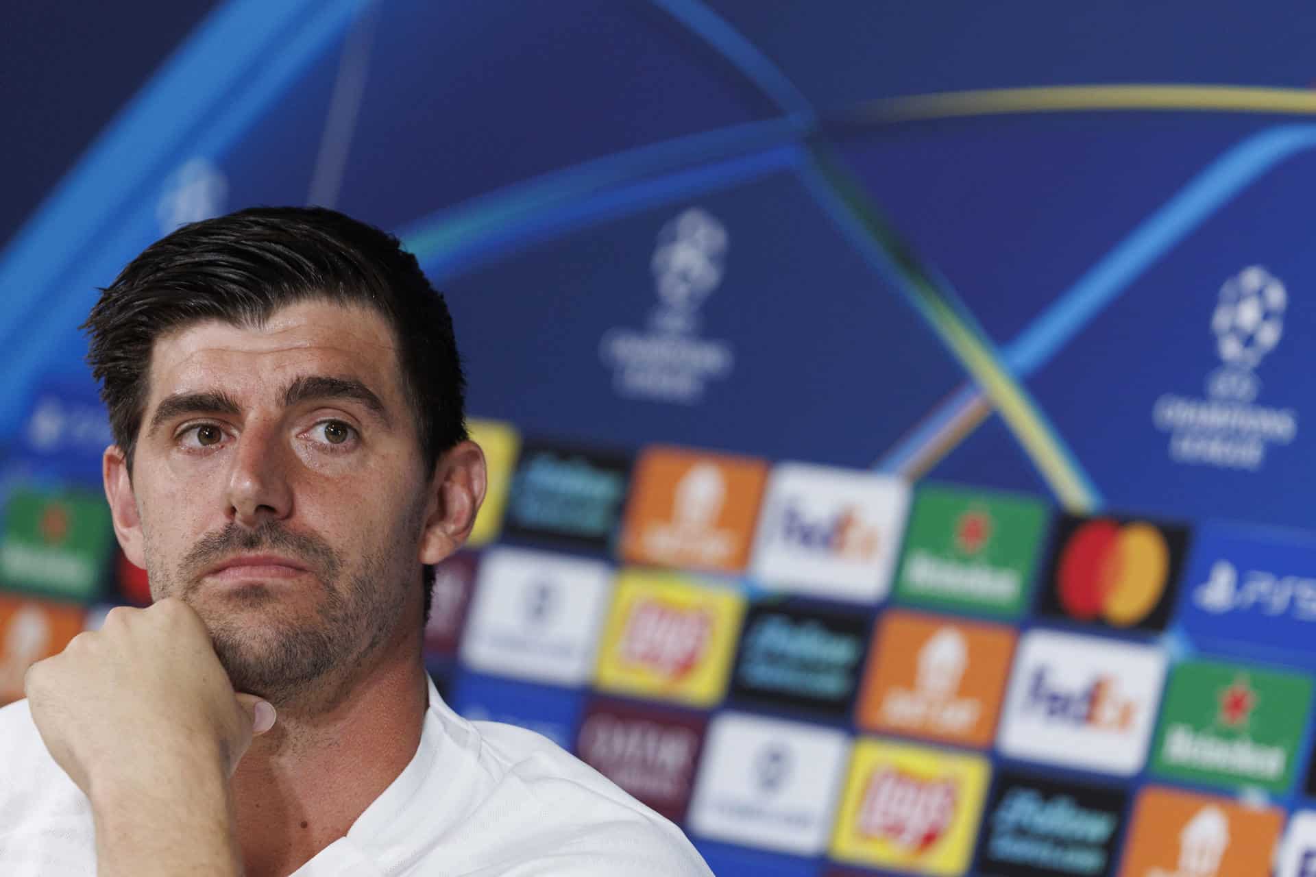 El portero del Real Madrid Thibaut Courtois en rueda de prensa tras el entrenamiento del equipo en la Ciudad Deportiva de Valdebebas previo su partido de Liga de Campeones contra la Juventus de Turín. EFE/Sergio Pérez