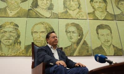 El presidente de Bolivia, Luis Arce, habla en una entrevista con EFE este martes, en la Casa Grande del Pueblo, en La Paz (Bolivia). EFE/ Luis Gandarillas