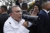 El exsenador Roy Barreras habla durante un acto político este lunes, en Bogotá (Colombia). EFE/ Mauricio Dueñas Castañeda