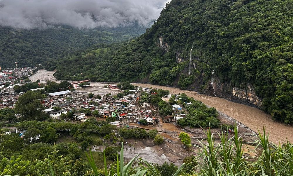 Fotografía que muestra zonas afectadas por las fuertes lluvias en Huehuetla (México). EFE/David Martínez Pelcastre