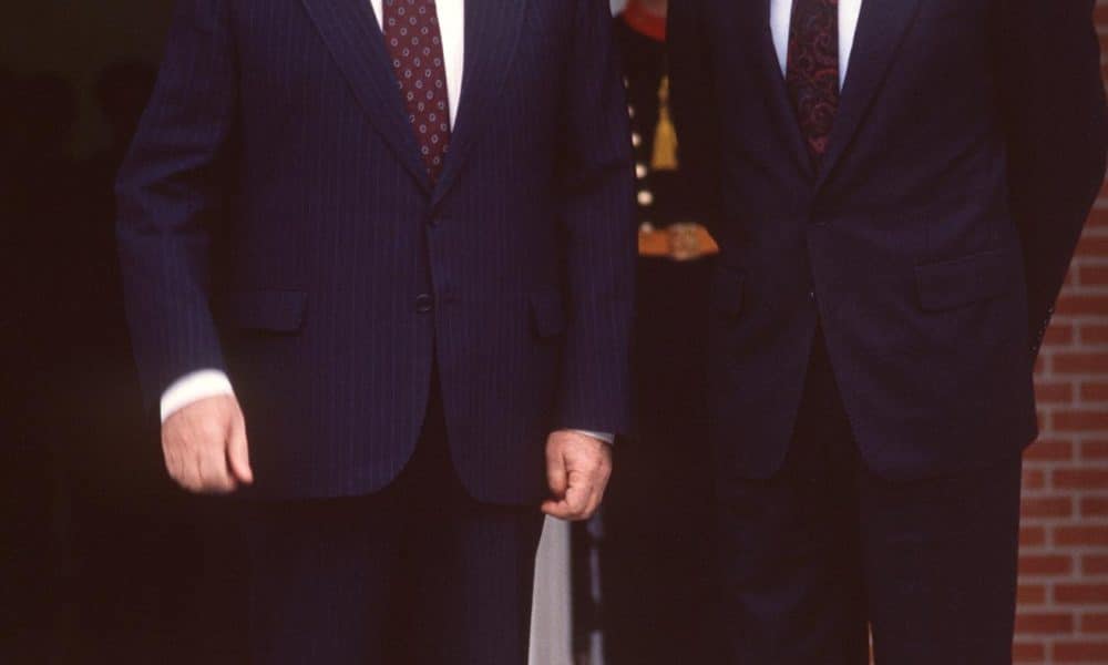 - El presidente de la URSS, Mijail Gorbachov, y el presidente del Gobierno español, Felipe González, en el Palacio de la Moncloa.EFE/Archivo/ M.H de León/aa