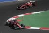 El monegasco Charles Leclerc (abajo) y el británico Lewis Hamilton de Ferrari, compiten en el Gran Premio de México de la Fórmula Uno este domingo, en el Autódromo Hermanos Rodríguez en Ciudad de México (México). EFE/ Isaac Esquivel