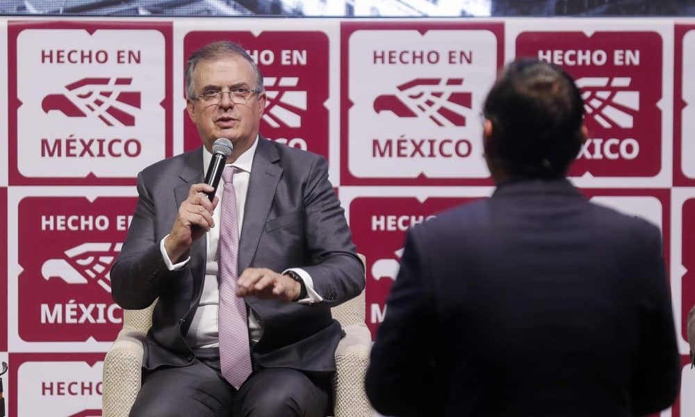 El secretario de Economía, Marcelo Ebrard, habla durante la presentación de la iniciativa 'Hecho en México. Mentes en acción', en Ciudad de México (México). Imagen de archivo. EFE/ Isaac Esquivel