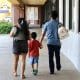 Fotografía del 26 de julio de 2025 de una familia hispana caminando en Buford Highway, el corazón de la comunidad hispana en la zona metropolitana de Atlanta, Georgia (Estados Unidos). Fotografía de archivo. EFE/ Marcelo Wheelock
