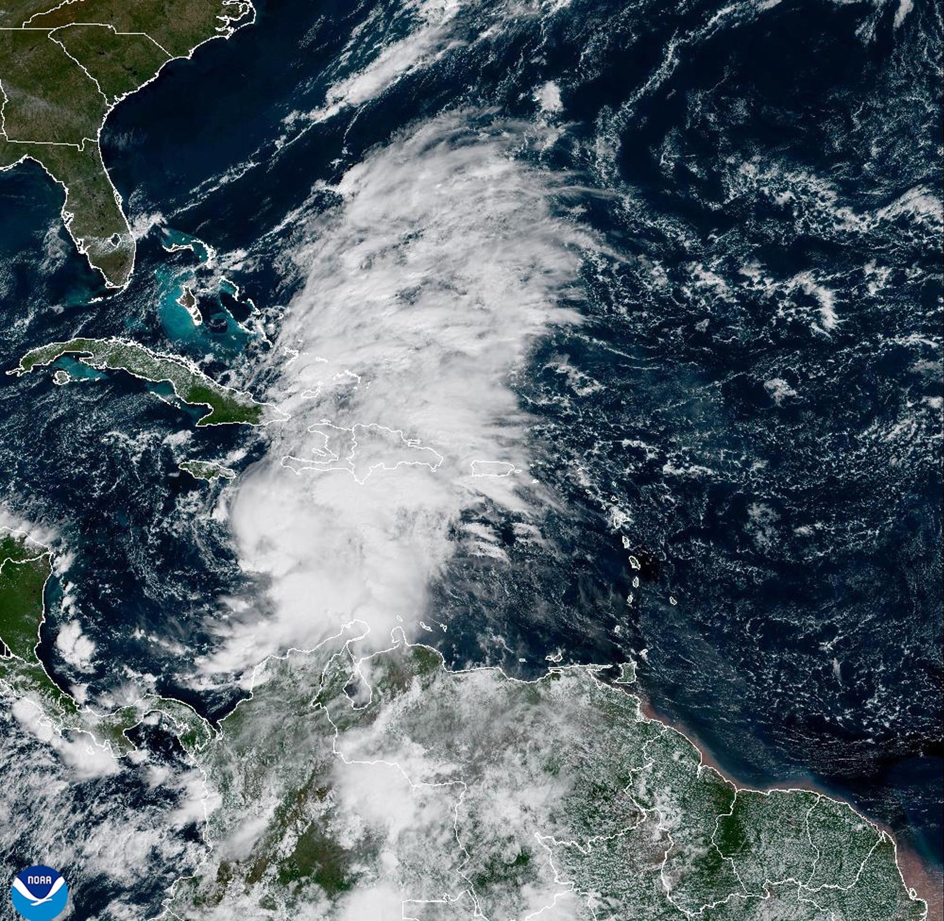 Fotografía satelital de la Oficina Nacional de Administración Oceánica y Atmosférica de Estados Unidos (NOAA), a través del Centro Nacional de Huracanes (NHC), del mar Caribe. EFE/ Oficina Nacional de Administración Oceánica y Atmosférica de Estados Unidos