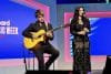 La artista italiana Laura Pausini (d) acompañada de su esposo, el guitarrista Paolo Carta, canta durante el segundo día de la Semana de la Música Latina de Billboard este martes, en el teatro The Fillmore de Miami Beach (Estados Unidos). EFE/ Pedro Pablo Cortés