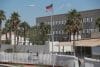 Fotografía que muestra el exterior del consulado de los Estados Unidos este martes, en Ciudad Juárez, Chihuahua (México). EFE/Luis Torres