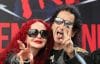 Alex (d) y Chela Lora, integrantes de la banda mexicana "El Tri", posan durante una rueda de prensa este viernes en Ciudad de México (México). EFE/Mario Guzmán
