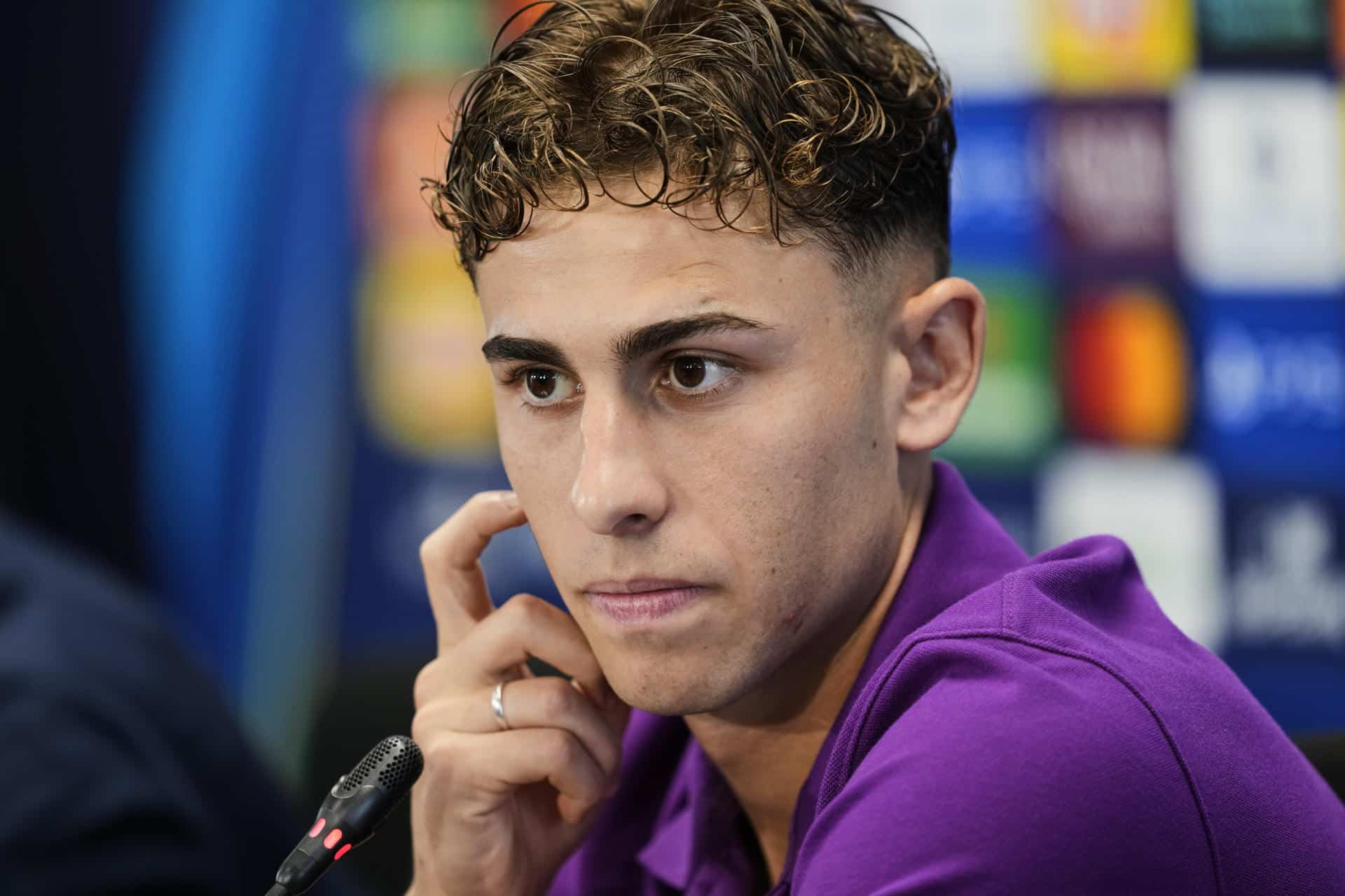 El centrocampista del FC Barcelona Fermín López, durante la rueda de prensa previa al partido contra Olympiakos , de la tercera jornada de la fase liga de la Liga de Campeones. EFE/ Alejandro García