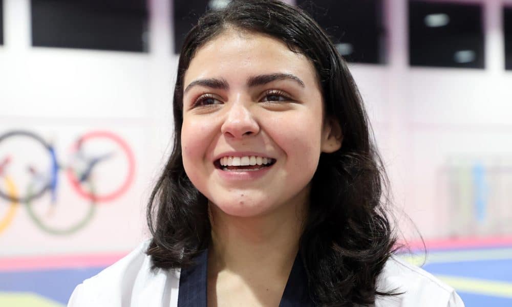 Fotografía de la abanderada guatemalteca para los Juegos Centroamericanos 2025, Alejandra Higueros, durante una entrevista con EFE en la Federación de Taekwondo de Guatemala. EFE/ Fernando Ruiz
