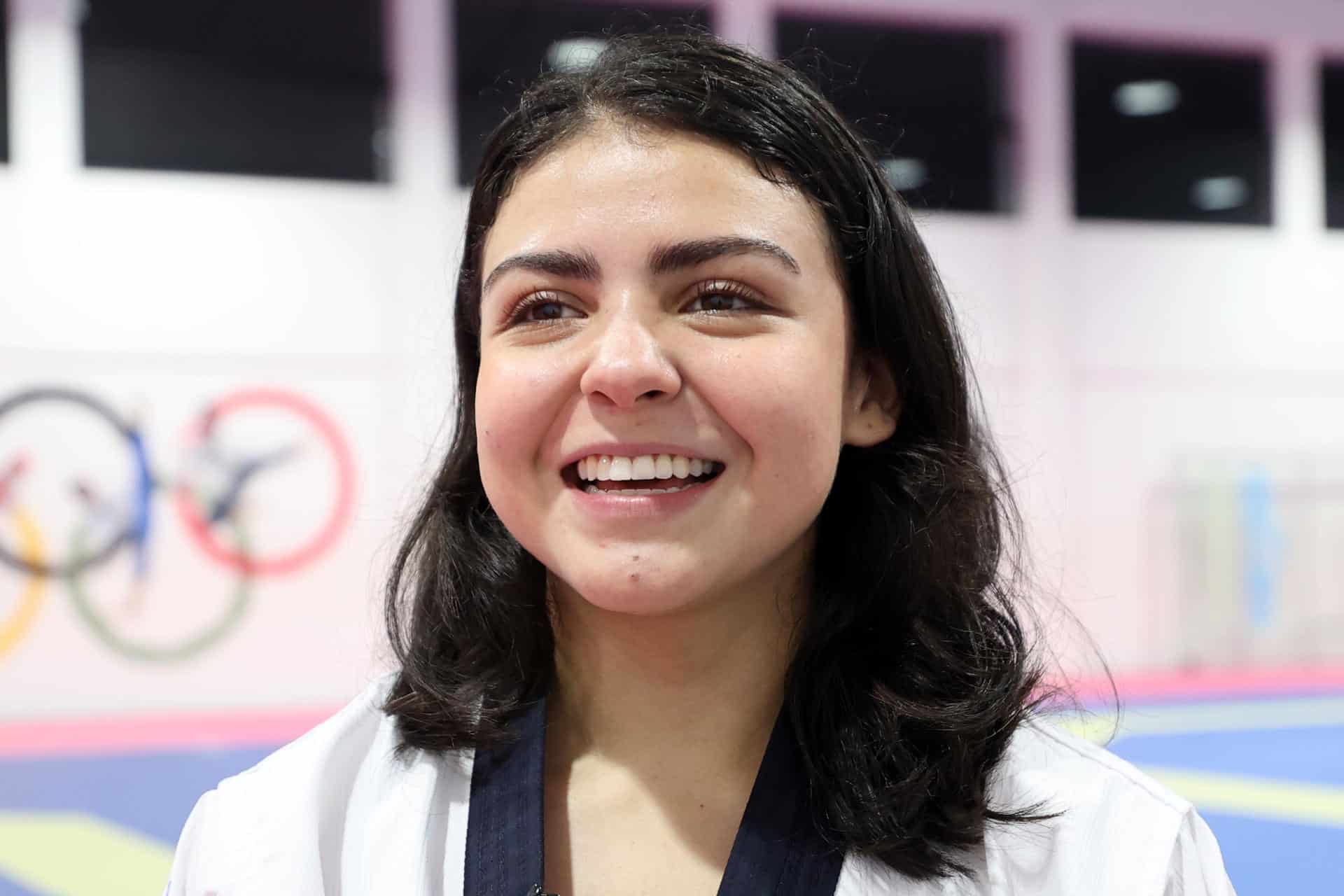 Fotografía de la abanderada guatemalteca para los Juegos Centroamericanos 2025, Alejandra Higueros, durante una entrevista con EFE en la Federación de Taekwondo de Guatemala. EFE/ Fernando Ruiz