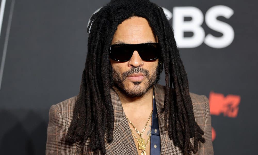 Fotografía de archivo del cantante estadounidense Lenny Kravitz posando durante la alfombra roja de los Premios MTV Video Music Awards (VMAs) en Nueva York (Estados Unidos). EFE/ Octavio Guzmán