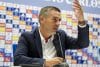 El nuevo entrenador del Oviedo, Luis Carrión, durante su presentación oficial, este viernes en el estadio Carlos Tartiere de la capital asturiana. EFE/Paco Paredes