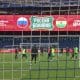 Los integrantes de la selección de fútbol de Bolivia se entrenan este lunes en Moscú con vistas al partido amistoso de este martes frente a Rusia. EFE/ MAXIM SHIPENKOV