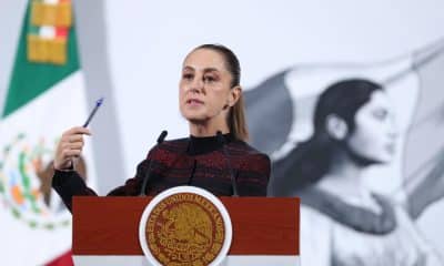 La presidenta de México Claudia Sheinbaum, habla durante una rueda de prensa este jueves en Palacio Nacional de la Ciudad de México (México).EFE/Mario Guzmán