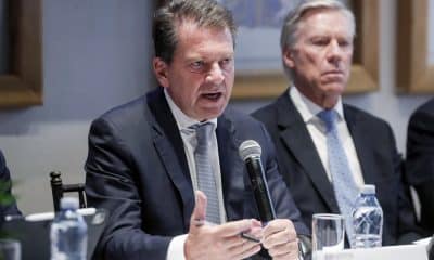 El presidente de la Asociación de Bancos de México, Emilio Romano Mussali (c), habla durante una rueda de prensa en Ciudad de México (México). Imagen de archivo. EFE/ Isaac Esquivel