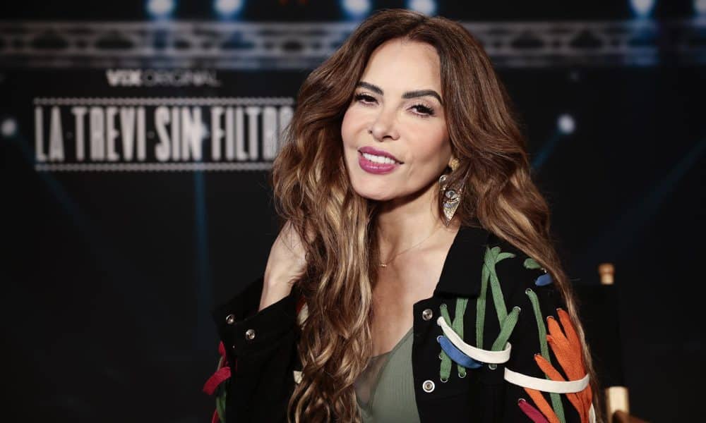 La cantante mexicana Gloria Trevi, posa al termino de una entrevista con EFE, este viernes en Ciudad de México (México). EFE/ José Méndez