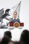 La presidenta de México, Claudia Sheinbaum, habla durante su conferencia de prensa este miércoles en Palacio Nacional de la Ciudad de México (México). EFE/José Méndez