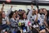 De izquierda a derecha Laura Alejandra Vélez, Arlín Medrano, Sol González, Ernesto Ledesma y Diego Vázquez saludan este miércoles, a su llegada al Aeropuerto Internacional de la Ciudad de México (México). EFE/ Mario Guzmán
