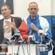 El disidente cubano José Daniel Ferrer (c), habla durante una rueda de prensa celebrada este lunes en la Fundación Nacional Cubano Americana en Miami, Florida (EE.UU.). EFE/Antoni Belchi/MÁXIMA CALIDAD DISPONIBLE